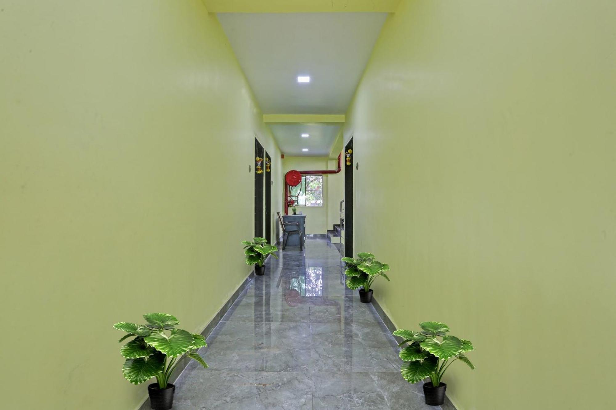 Hotel O Om Sai Residency Lodging And Boarding Taloje Luaran gambar